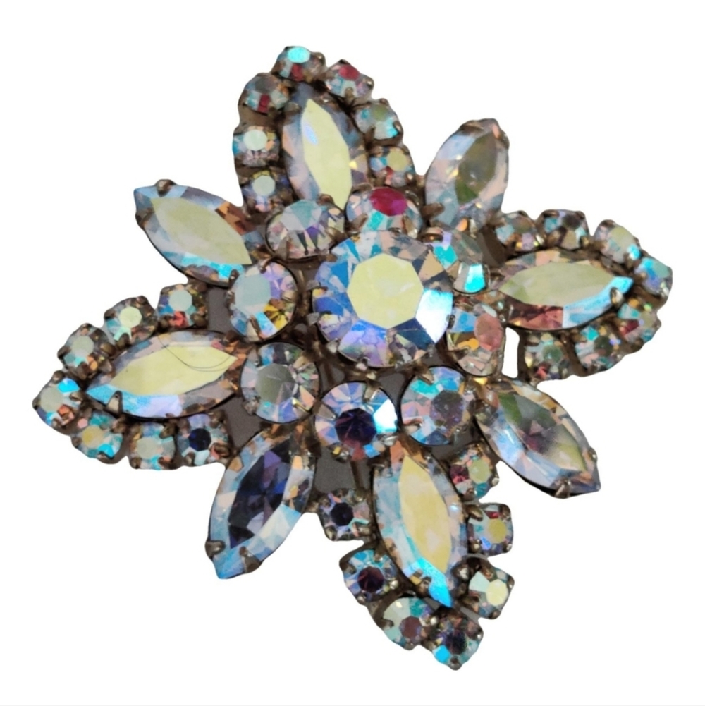Exquisite Sherman Brooch - Picture 4 of 15